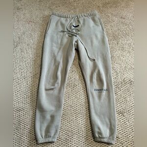 Fear of God ESSENTIALS pants